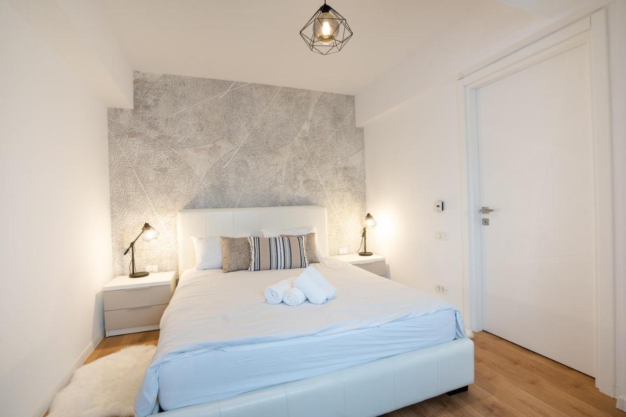 City Center Accommodation - 404 Resita Eksteriør bilde